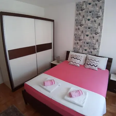 Dora Apartman